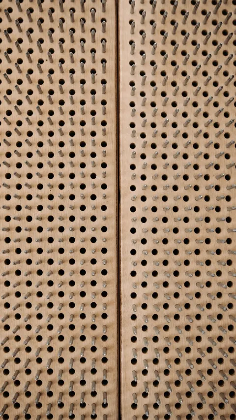 Galton board wooden pins triangle