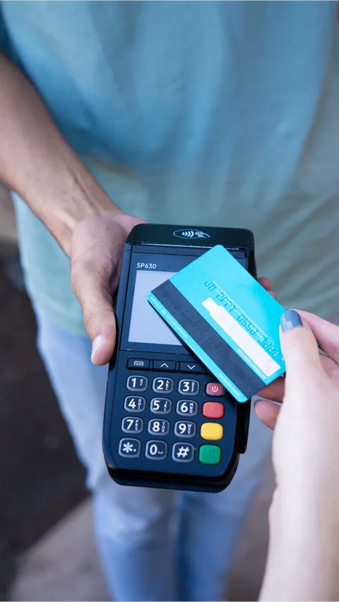 Credit card tapping payment terminal
